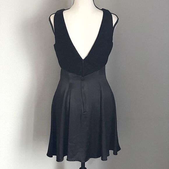Vintage (1993) Jessica McClintock Black Sleeveless Dress. Size 7/8. - Picture 2 of 8